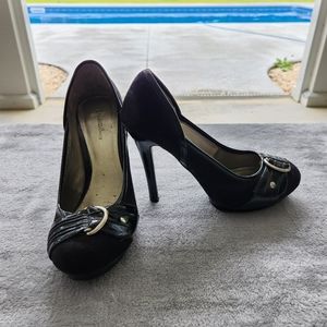 Black Suede Charlotte Russe Heel (size 7)